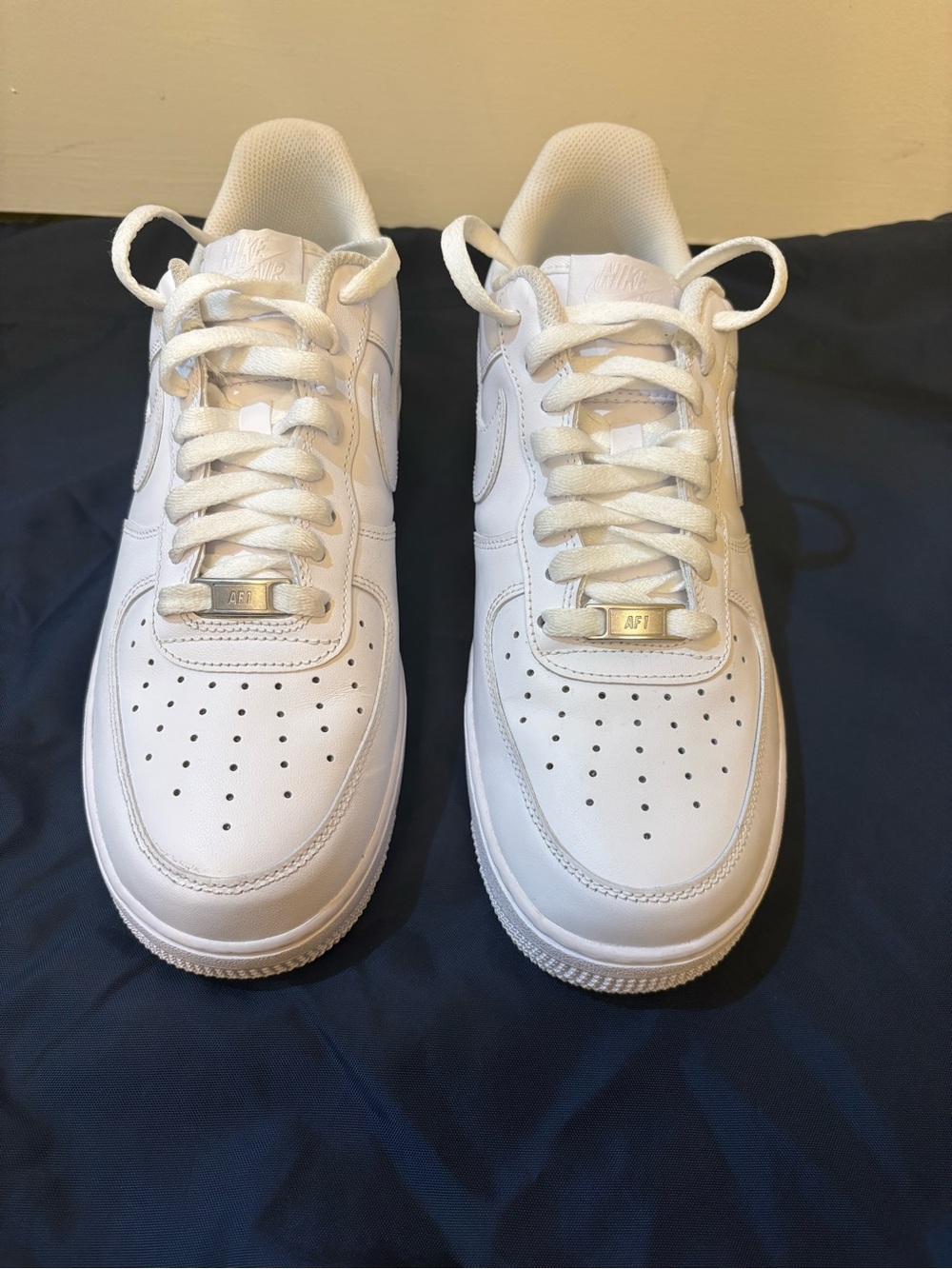 LIKE NEW Men’s Classic Nike Air Force 1